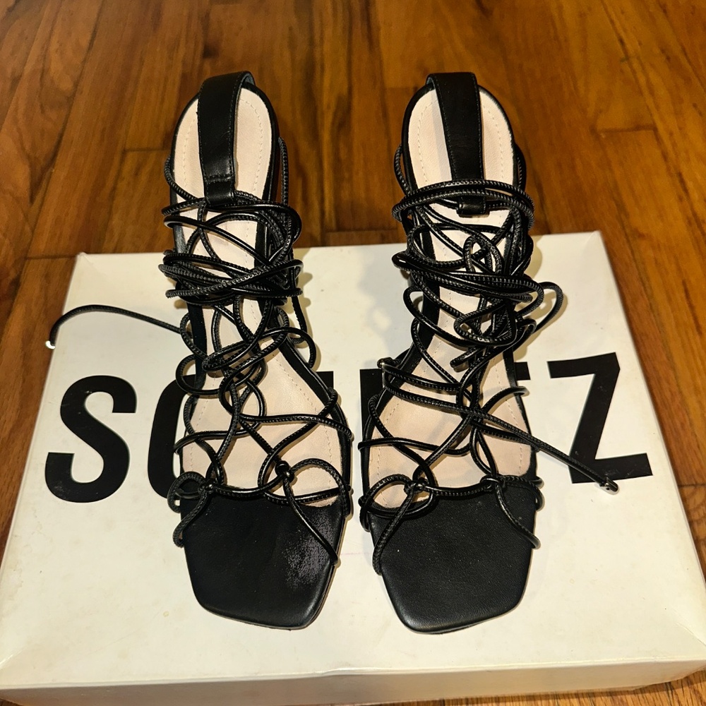 Schutz Heyde Shoe - Black // Size 7.5